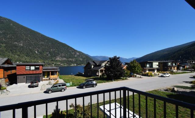 824 Sproat Drive, House detached with 3 bedrooms, 2 bathrooms and null parking in Nelson BC | Image 5