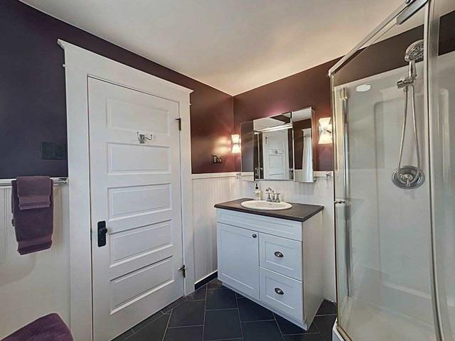 111 Delhi St, House detached with 4 bedrooms, 2 bathrooms and 2 parking in Port Colborne ON | Image 18