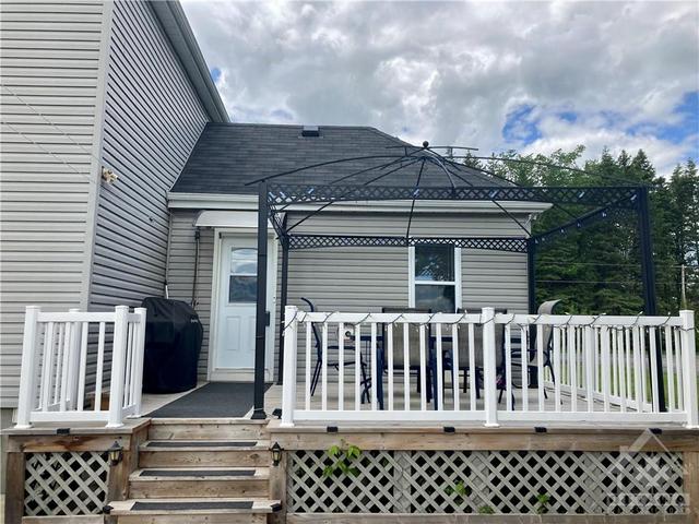 1799 Route 200 Route, House detached with 2 bedrooms, 1 bathrooms and 10 parking in The Nation ON | Image 5