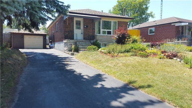 322 Skopit Rd, House detached with 3 bedrooms, 2 bathrooms and 5 parking in Richmond Hill ON | Image 1