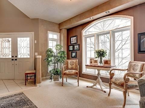 2132 Pinevalley Cres, House attached with 3 bedrooms, 3 bathrooms and 2 parking in Oakville ON | Image 3