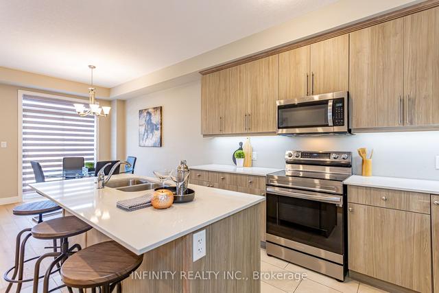 669 Chelton Rd, Townhouse with 3 bedrooms, 4 bathrooms and 2 parking in London ON | Image 34