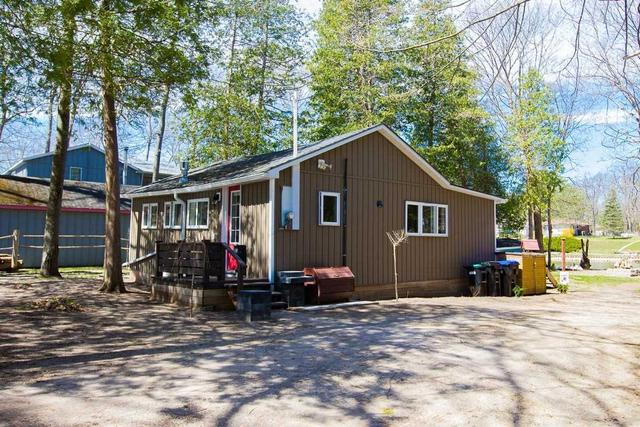 578 Oxbow Park Dr, House detached with 2 bedrooms, 1 bathrooms and 8 parking in Wasaga Beach ON | Image 36