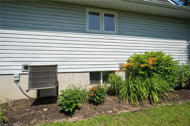 750 Palace Road, House detached with 3 bedrooms, 2 bathrooms and 8 parking in Greater Napanee ON | Image 33