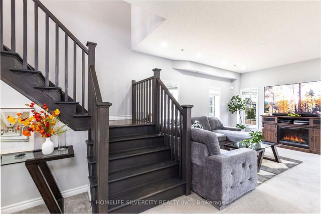 501 Brittania Cres, House detached with 3 bedrooms, 3 bathrooms and 4 parking in Kitchener ON | Image 3
