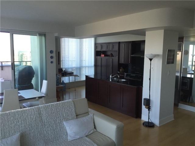 lrg07 - 7 Lorraine Dr, Condo with 2 bedrooms, 3 bathrooms and 2 parking in Toronto ON | Image 2