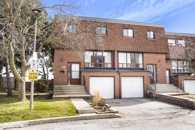 49 - 57 Stately Way, Townhouse with 3 bedrooms, 2 bathrooms and 2 parking in Markham ON | Image 1