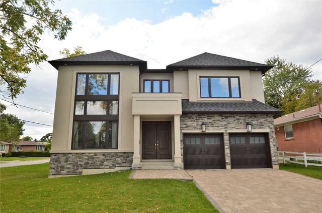 220 Sussex Ave, House detached with 4 bedrooms, 5 bathrooms and 6 parking in Richmond Hill ON | Image 1