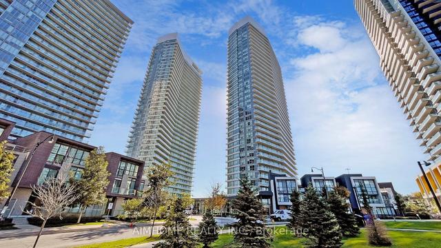 3208 - 117 Mcmahon Dr, Condo with 2 bedrooms, 2 bathrooms and 1 parking in Toronto ON | Image 1