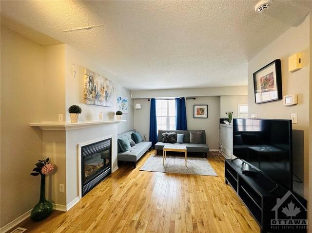 3 Bellflower Private, Townhouse with 3 bedrooms, 2 bathrooms and 2 parking in Ottawa ON | Image 5