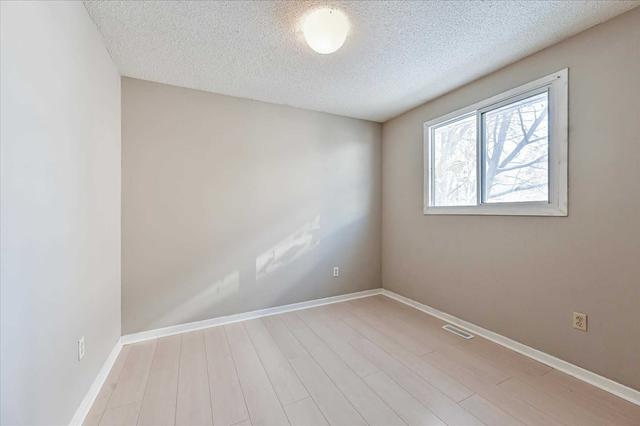 80 Elizabeth St, House detached with 3 bedrooms, 2 bathrooms and 5 parking in Barrie ON | Image 8