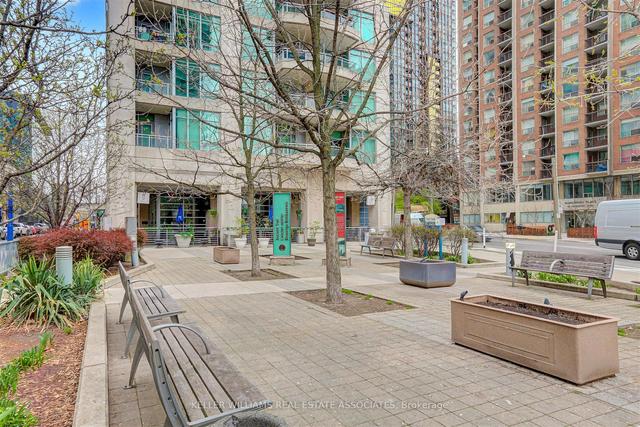 611 - 8 Scollard St, Condo with 1 bedrooms, 1 bathrooms and 0 parking in Toronto ON | Image 6