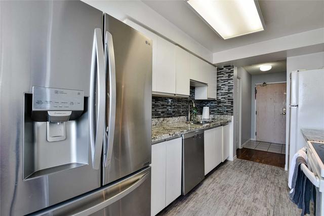 2105 - 400 Webb Dr, Condo with 2 bedrooms, 2 bathrooms and 1 parking in Mississauga ON | Image 16