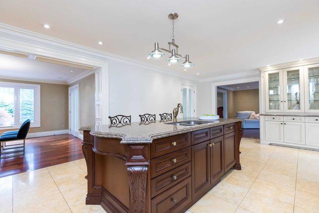 2039 St Andrews Pl, House detached with 5 bedrooms, 4 bathrooms and 8 parking in Mississauga ON | Image 3