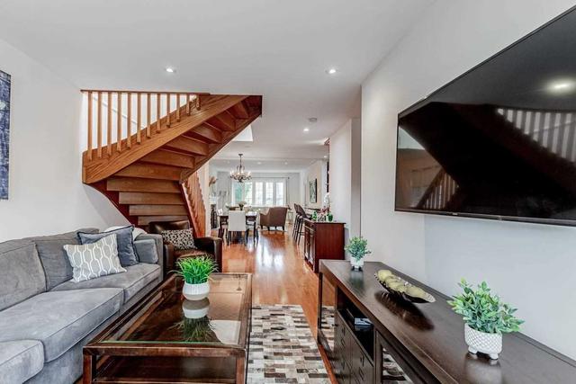 533 Castlefield Ave, House detached with 3 bedrooms, 4 bathrooms and 2 parking in Toronto ON | Image 8