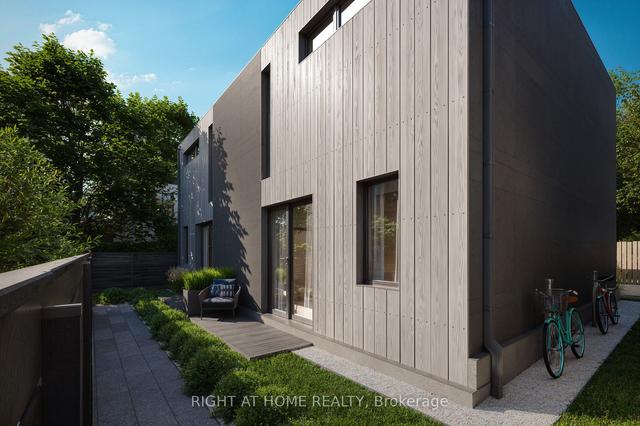 68 Foxley St, House attached with 2 bedrooms, 1 bathrooms and 3 parking in Toronto ON | Image 6