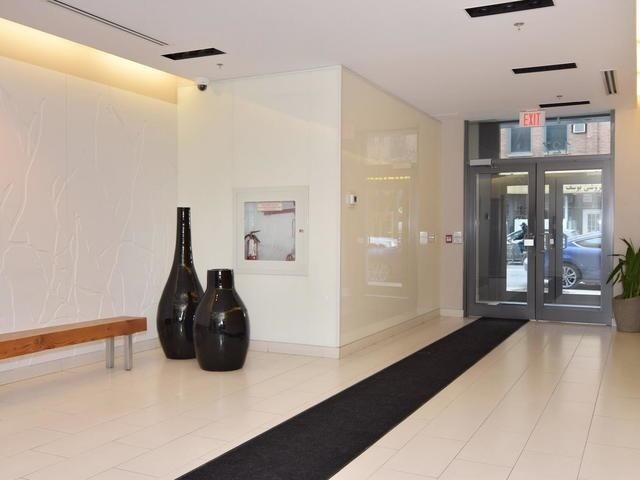 1003 - 127 Queen St E, Condo with 1 bedrooms, 1 bathrooms and 1 parking in Toronto ON | Image 2