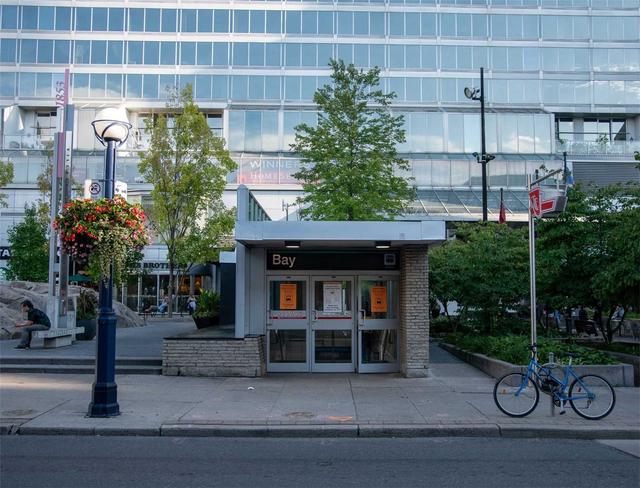 502 - 128 Hazelton Ave, Condo with 3 bedrooms, 4 bathrooms and 2 parking in Toronto ON | Image 13