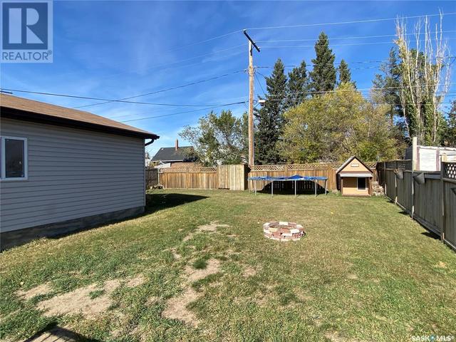 415 2nd Avenue E, House detached with 4 bedrooms, 2 bathrooms and null parking in Biggar SK | Image 44