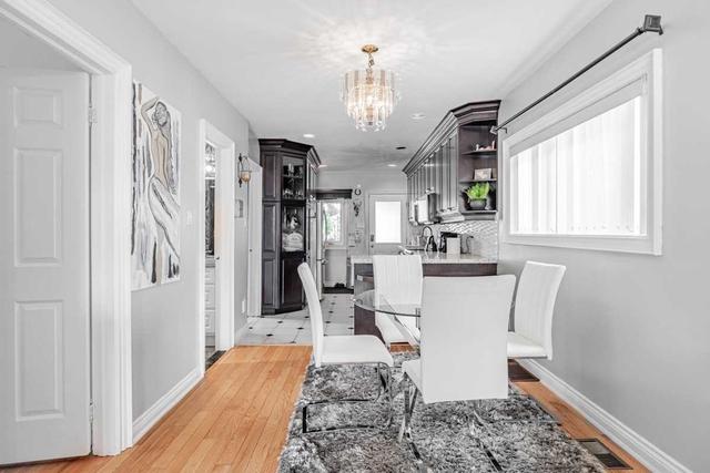 32 Buttonwood Ave, House detached with 2 bedrooms, 2 bathrooms and 2 parking in Toronto ON | Image 2