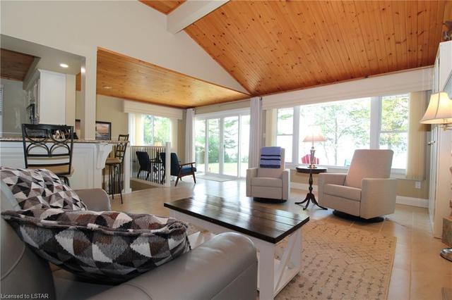 10258 Shoreline Drive, House detached with 4 bedrooms, 2 bathrooms and null parking in Lambton Shores ON | Image 11