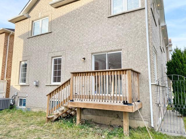 upper - 2 Wandering Trail Dr, House detached with 4 bedrooms, 3 bathrooms and 3 parking in Brampton ON | Image 33
