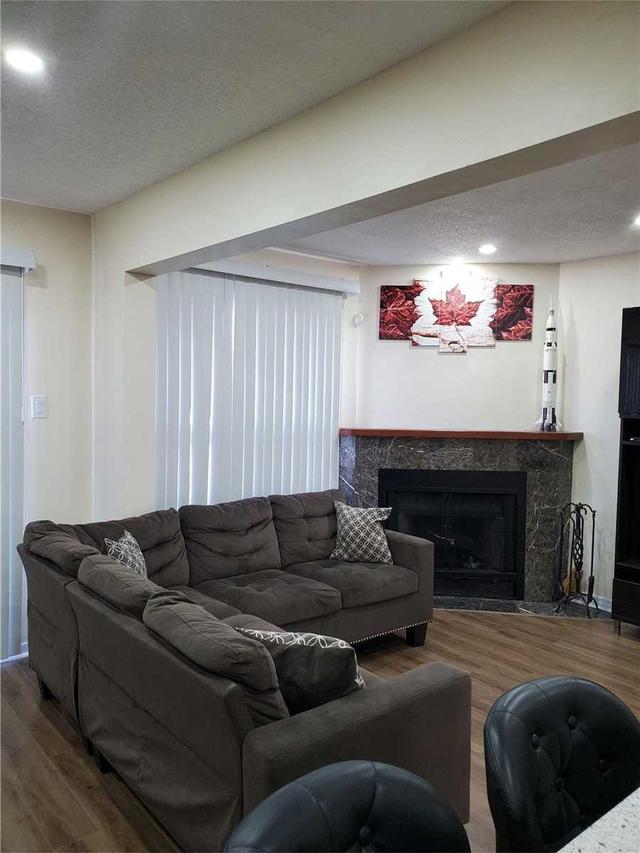16 Farnham Dr, Townhouse with 3 bedrooms, 2 bathrooms and 2 parking in Brampton ON | Image 23