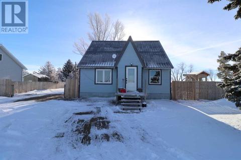 110077 Twp Rd 102, House detached with 5 bedrooms, 1 bathrooms and 2 parking in Forty Mile County No. 8 AB | Card Image