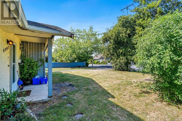 4307 Tyndall Ave, House detached with 3 bedrooms, 2 bathrooms and 2 parking in Saanich BC | Image 41