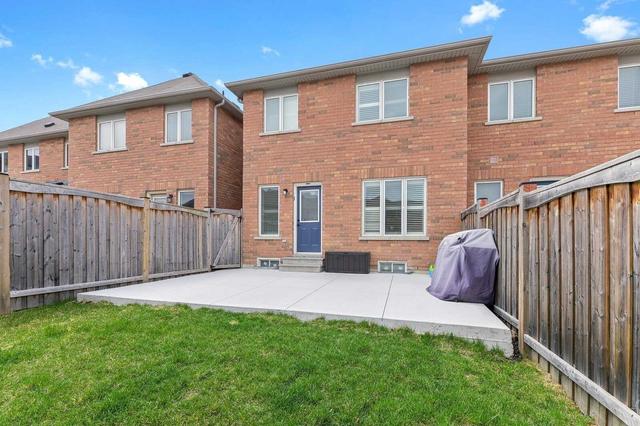 13 Burnstown Circ, House attached with 5 bedrooms, 4 bathrooms and 3 parking in Brampton ON | Image 28