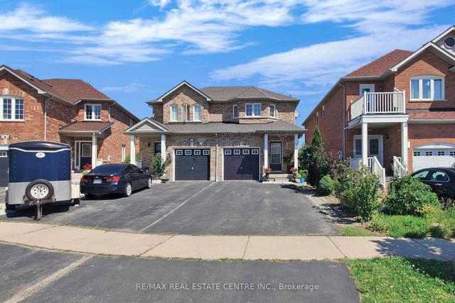 359 Oaktree Circ, House semidetached with 3 bedrooms, 3 bathrooms and 3 parking in Mississauga ON | Image 1