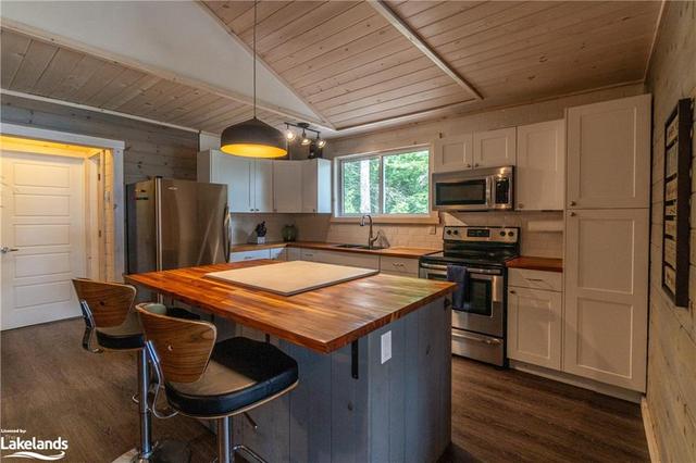 1032 Lakeshore Drive S, House detached with 4 bedrooms, 2 bathrooms and 6 parking in Bracebridge ON | Image 24