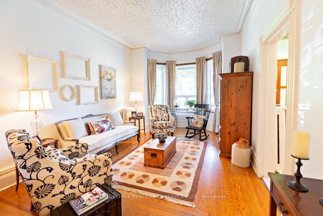 385 Manning Ave, House attached with 5 bedrooms, 2 bathrooms and 3 parking in Toronto ON | Image 38