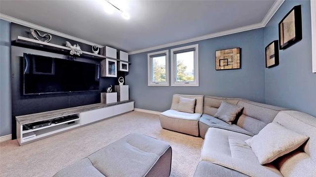 57 Peter Andrew Cres, House detached with 3 bedrooms, 4 bathrooms and 4 parking in Vaughan ON | Image 13