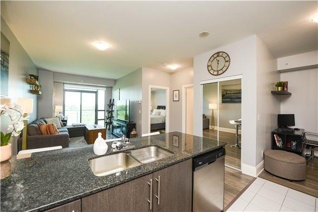 305 - 45 Yorkland Blvd, Condo with 1 bedrooms, 1 bathrooms and 1 parking in Brampton ON | Image 3