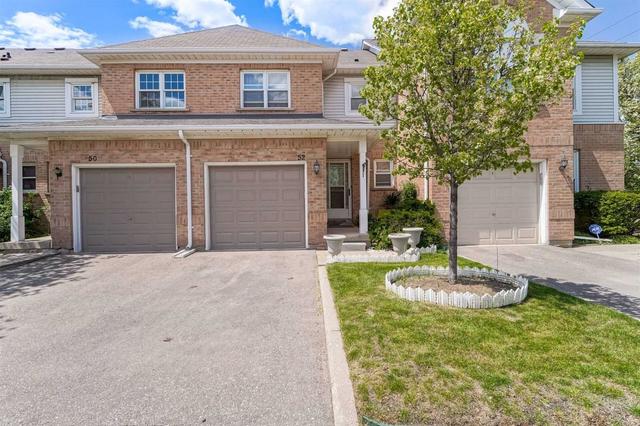 52 Wickstead Crt, Townhouse with 2 bedrooms, 3 bathrooms and 1 parking in Brampton ON | Image 1