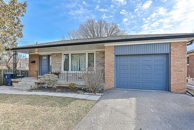 83 Chelmsford Ave, House detached with 4 bedrooms, 2 bathrooms and 3 parking in Toronto ON | Image 12