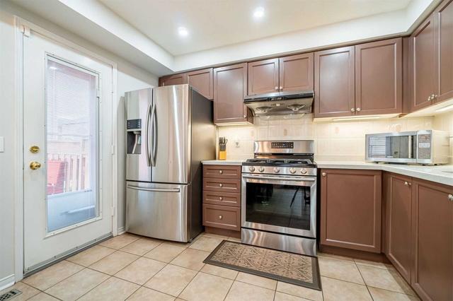145 Seaside Circ, House semidetached with 3 bedrooms, 4 bathrooms and 4 parking in Brampton ON | Image 4