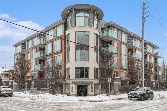 301 - 295 Mackay Street, Condo with 2 bedrooms, 2 bathrooms and 1 parking in Ottawa ON | Card Image