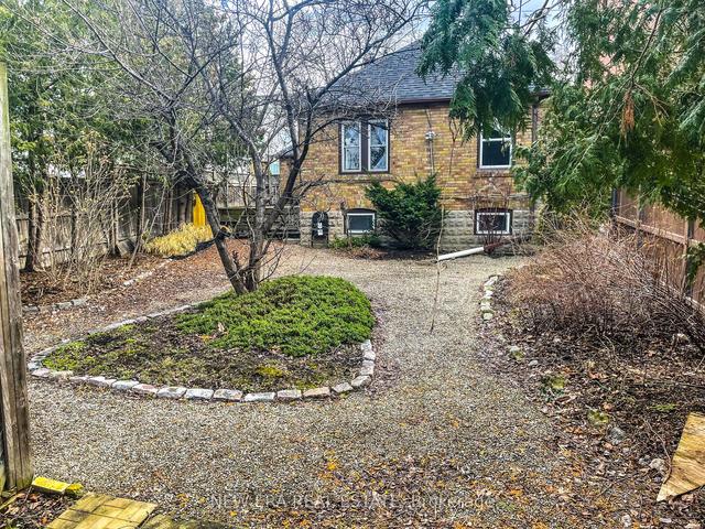 56 Camberwell Rd, House detached with 2 bedrooms, 2 bathrooms and 3 parking in Toronto ON | Image 3