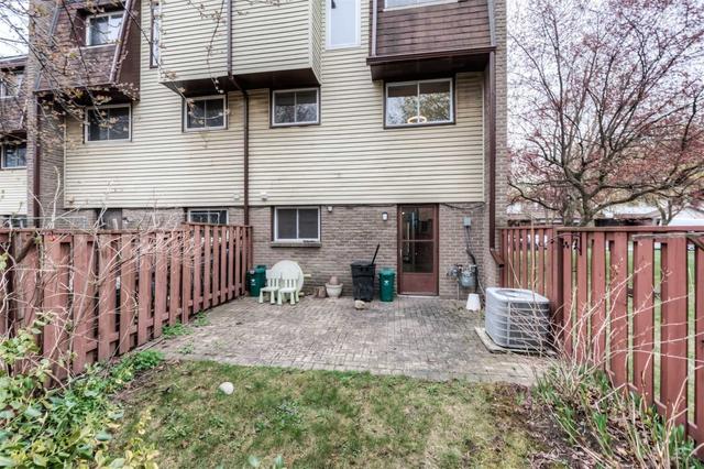 42 - 46 Cedarwoods Cres, Townhouse with 3 bedrooms, 2 bathrooms and 2 parking in Kitchener ON | Image 18