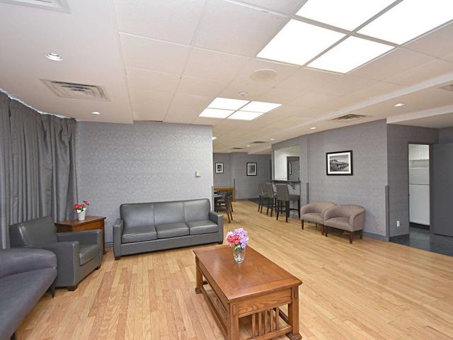 1704 - 135 Hillcrest Ave, Condo with 2 bedrooms, 2 bathrooms and 1 parking in Mississauga ON | Image 32