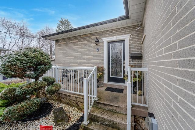 7 Atwood Pl, House detached with 3 bedrooms, 2 bathrooms and 5 parking in Toronto ON | Image 34