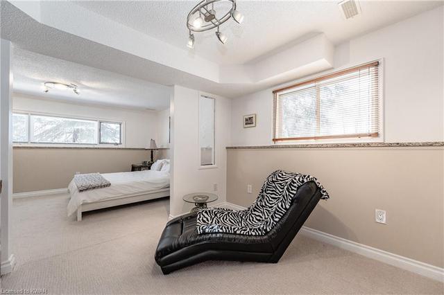 123 Sandsprings Crescent, House detached with 3 bedrooms, 2 bathrooms and 4 parking in Kitchener ON | Image 37