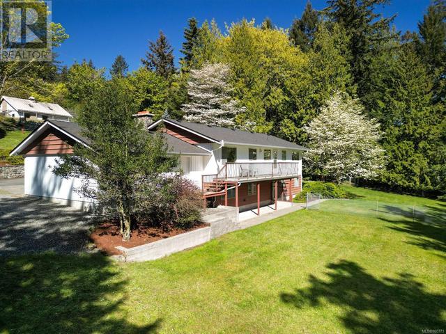 6155 Old East Rd, House detached with 4 bedrooms, 2 bathrooms and 8 parking in Saanich BC | Image 2