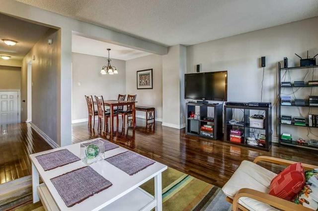 118 Baronwood Crt, Townhouse with 3 bedrooms, 2 bathrooms and 1 parking in Brampton ON | Image 9