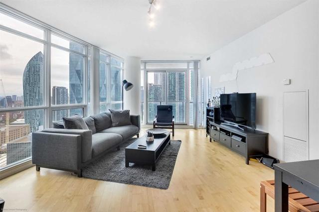 2808 - 65 Bremner Blvd, Condo with 2 bedrooms, 2 bathrooms and 1 parking in Toronto ON | Image 3