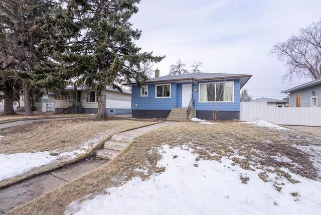 614 11 Street N, House detached with 4 bedrooms, 2 bathrooms and 4 parking in Lethbridge County AB | Image 1