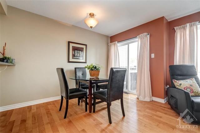 286 Tandalee Crescent, Townhouse with 2 bedrooms, 3 bathrooms and 3 parking in Ottawa ON | Image 7