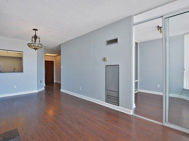 2303 - 24 Hanover Rd, Condo with 2 bedrooms, 2 bathrooms and 2 parking in Brampton ON | Image 5